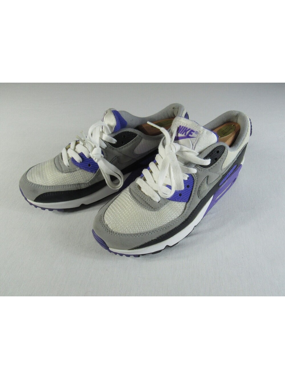 Nike Air Max 90 Hyper Grape Low Top Lace-Up Mesh Cushioned CD0881-104 - Size 8.5